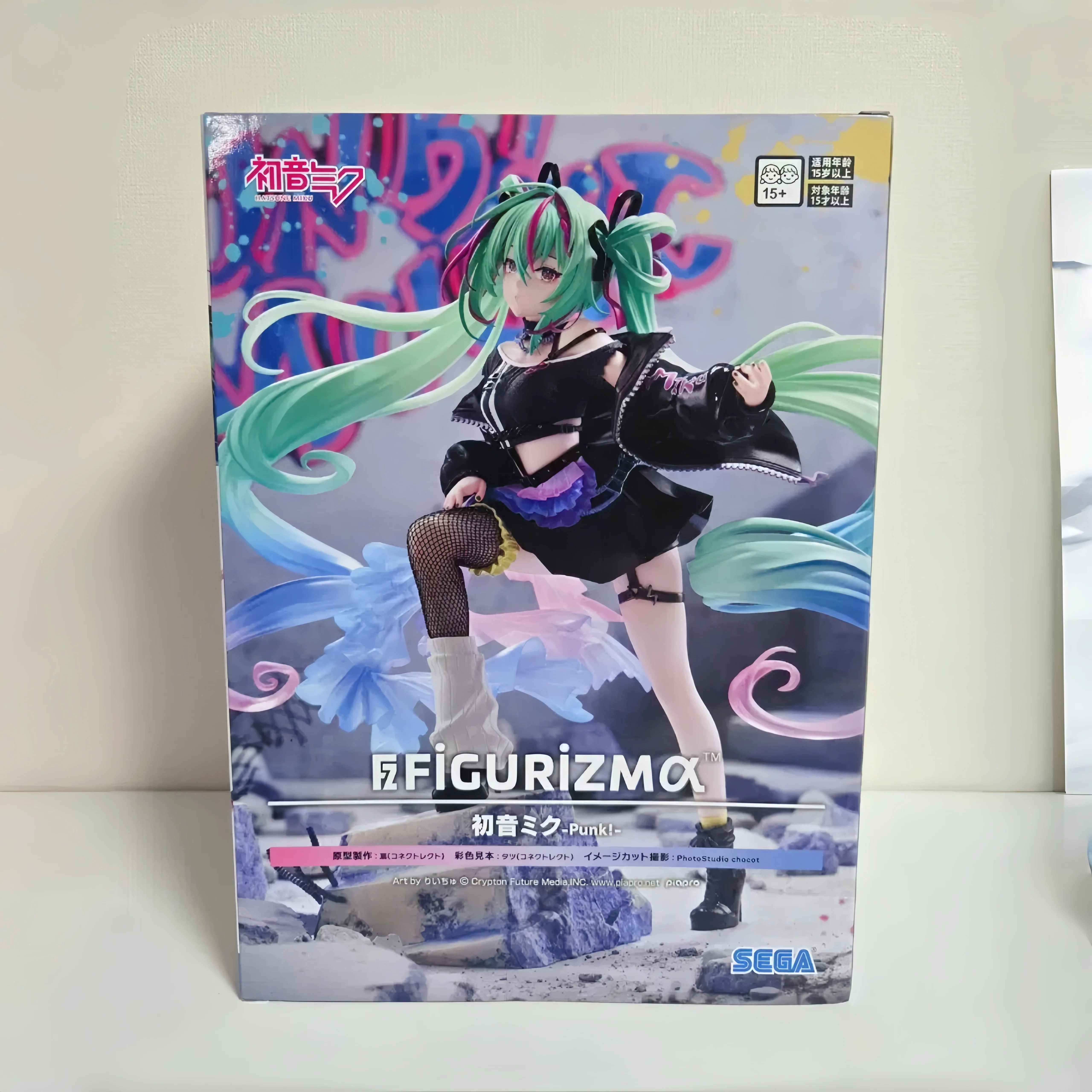 en-stock-figurine-sega-figurizm-vocaloid-hatsune-miku-style-punk-23-cm-modele-d'anime-ornement-de-bureau-punk-futuriste-jouet