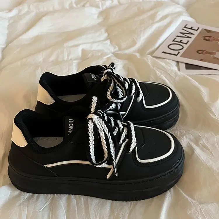 

Spring and Autumn Thick Soled Black Women's Sneakers Round Toe Height Increasing Women's Shoes Wear Resistant Casual Shoes