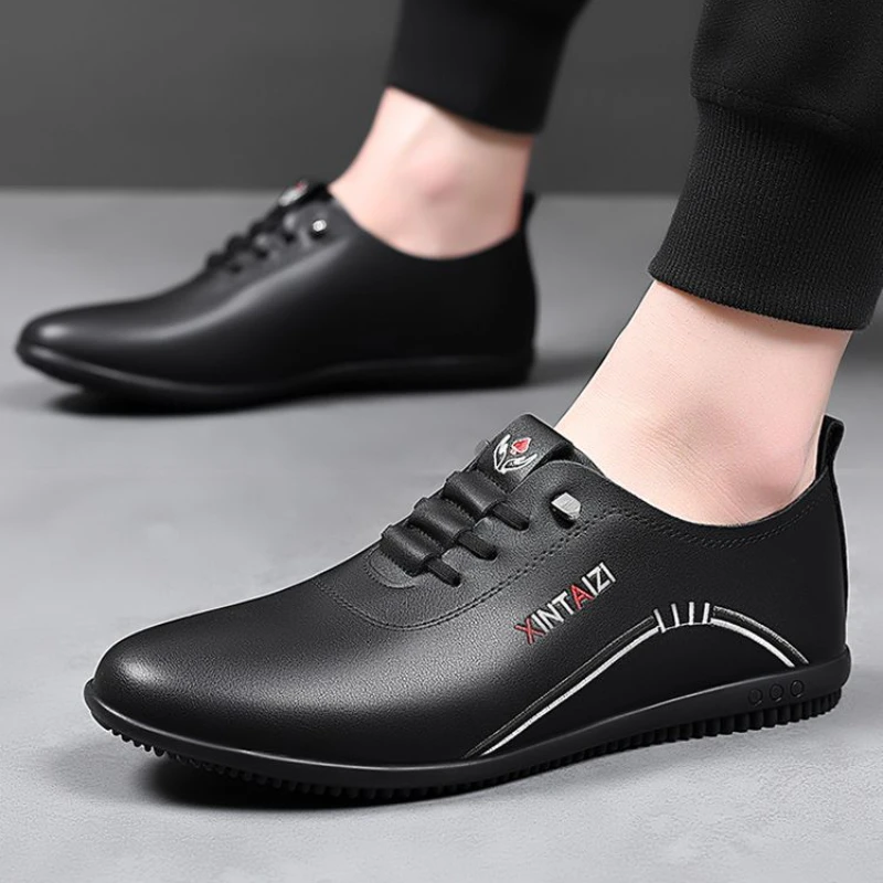 

Soft Men's Leather Shoes Four Seasons New Business Fashion Lightweight Flat Shoes Outdoor Street Walking Sports Casual Shoes