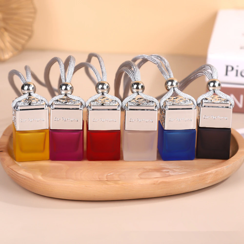 100pcs Car Perfume Bottle Air Fresher Essential Oils Fragrance Diffuser Empty Frosted Bottle Hanging Pendant Auto Ornament