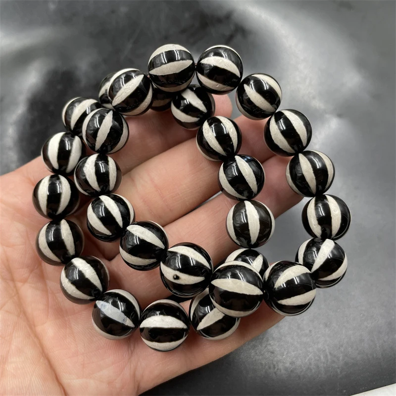 

Tibetan-style vintage 14mm black and white round bead , old agate bracelet
