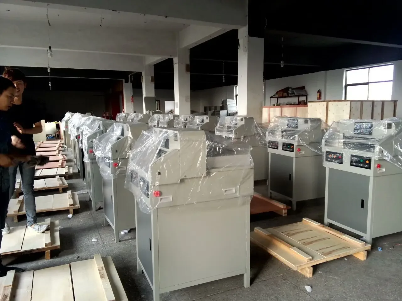 Manual V type cardboard grooving machine