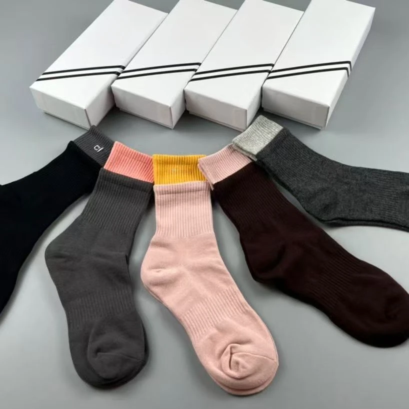 Рисунок 5 - 5 пар носков для йоги LO