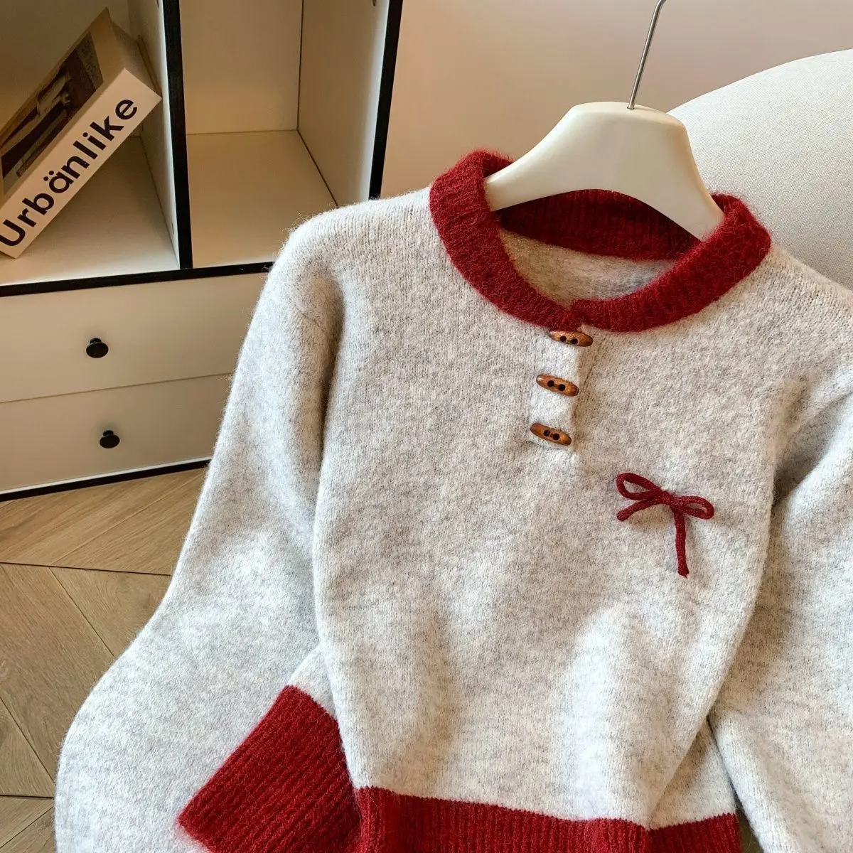 Pull en tricot avec boucle d'angle, couleur contrastée, nouvelle collection automne-hiver 2026, doux et cireux, nœud papillon, haut de gamme, mode femmes