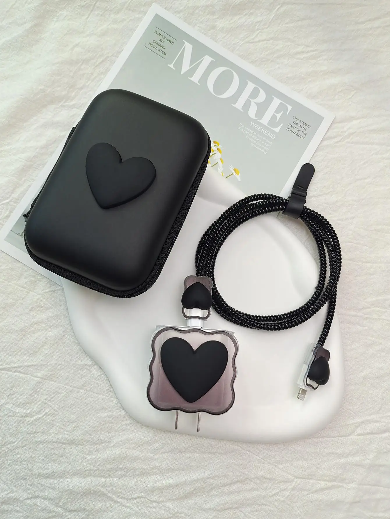 

Heart Decor Data Cable Protector & Charging Head Cover & Storage Bag Set Compatible With IPhone Cable Organizer