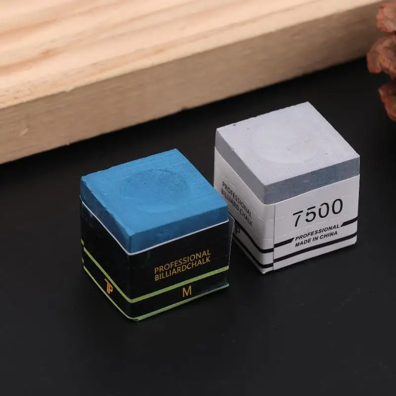 Novo 1pc com caixa de armazenamento antiderrapante giz de bilhar piscina cue vara giz snooker fácil pó bilhar giz piscina acessórios