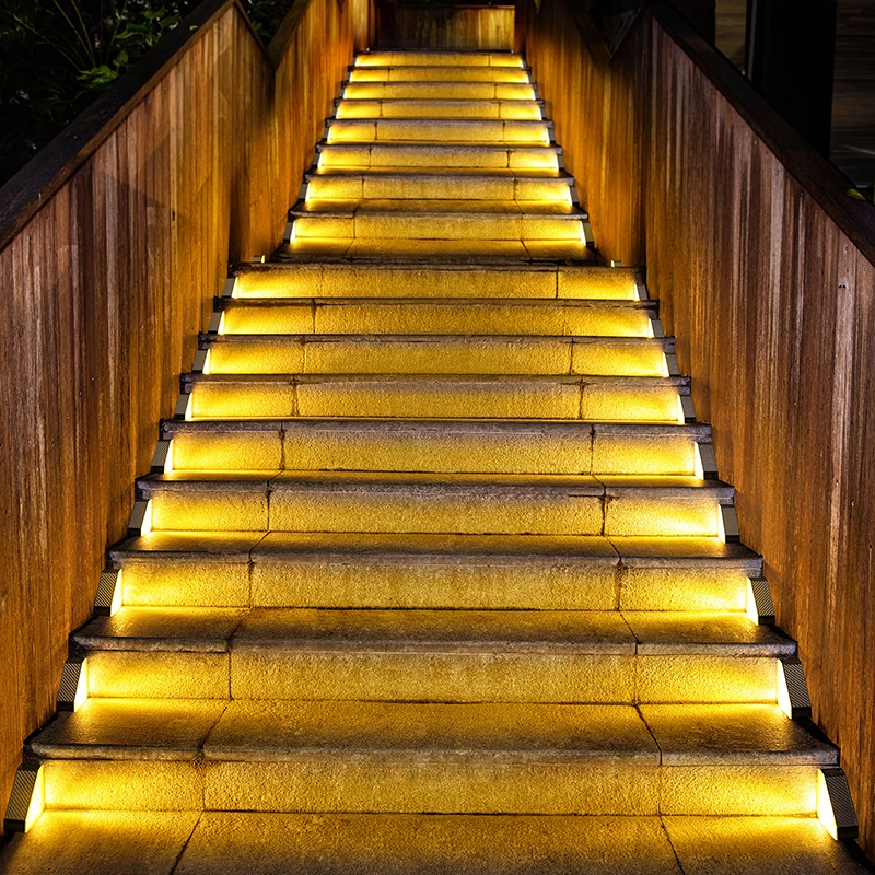 Solar-Powered Step Lights, Outdoor Stair Lights, Step Lights, Decorative Ambiance Lights for Courtyards, Gardens, Parks, Decks, and Stair Steps
