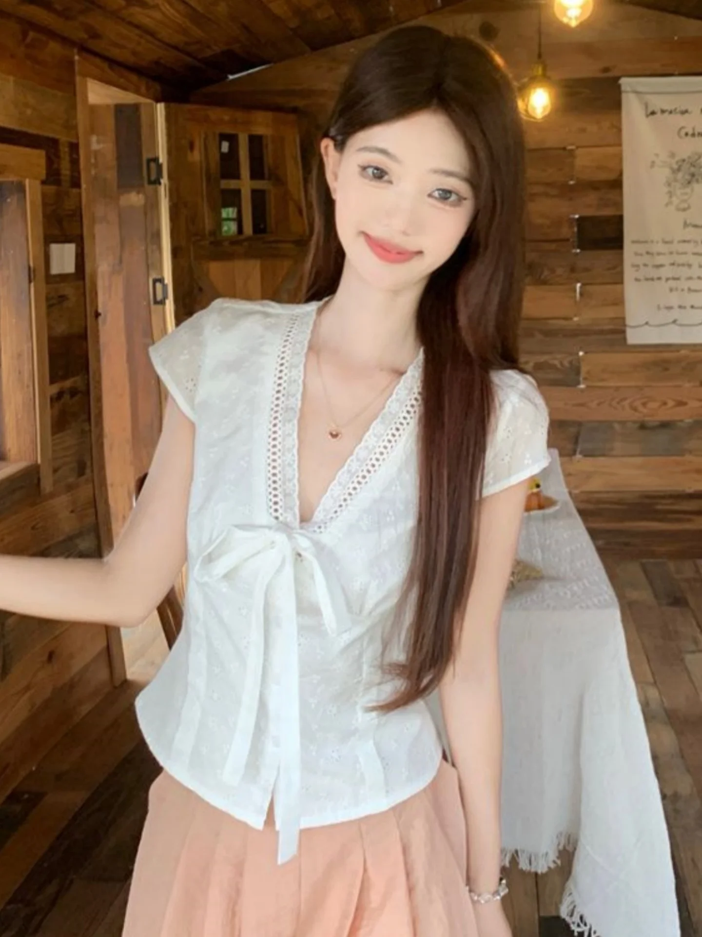 

French Style Lace Trim Knot V-Neck Short Sleeve T-Shirt Women Summer Design Unique Versatile Ins Top Breathable Ski...