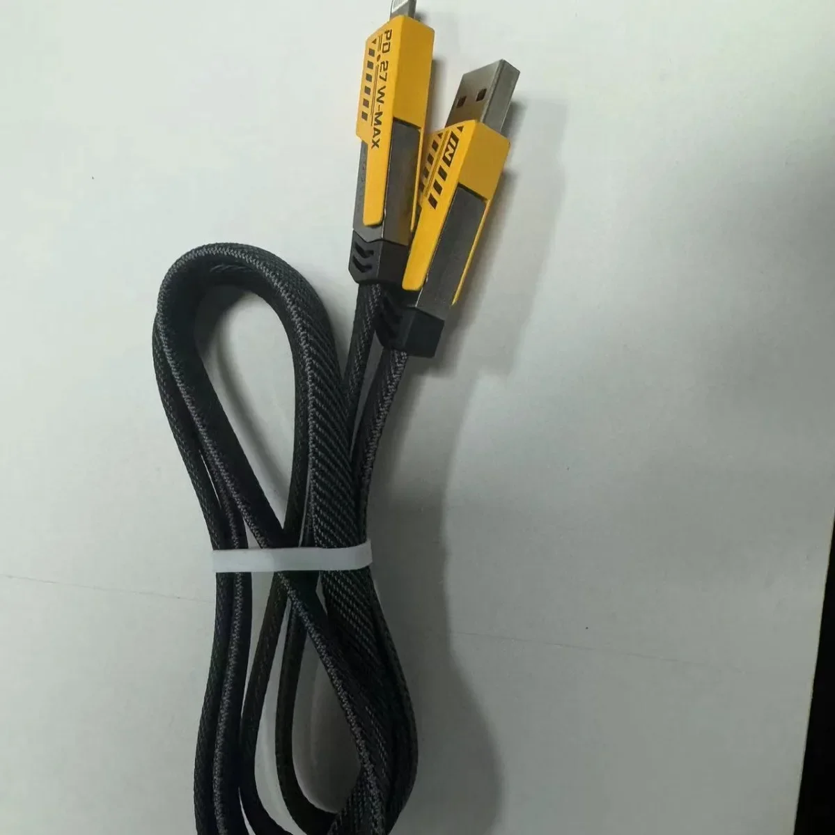 Convenient Apple 27W Fast Charging Data Cable 65W USB Type-C Cable 4-in-1 Suitable for iPhone 15 14 13 Pro Max Samsung Xiaomi Hu