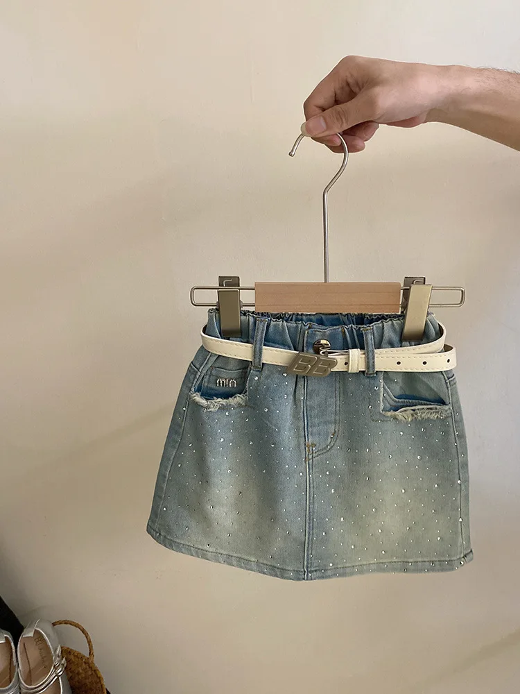 Eenvoudige Set2024zomer Nieuwe Modieuze Strik Stiksels Nep Tweedelige Top Strass Denim Rok Mode