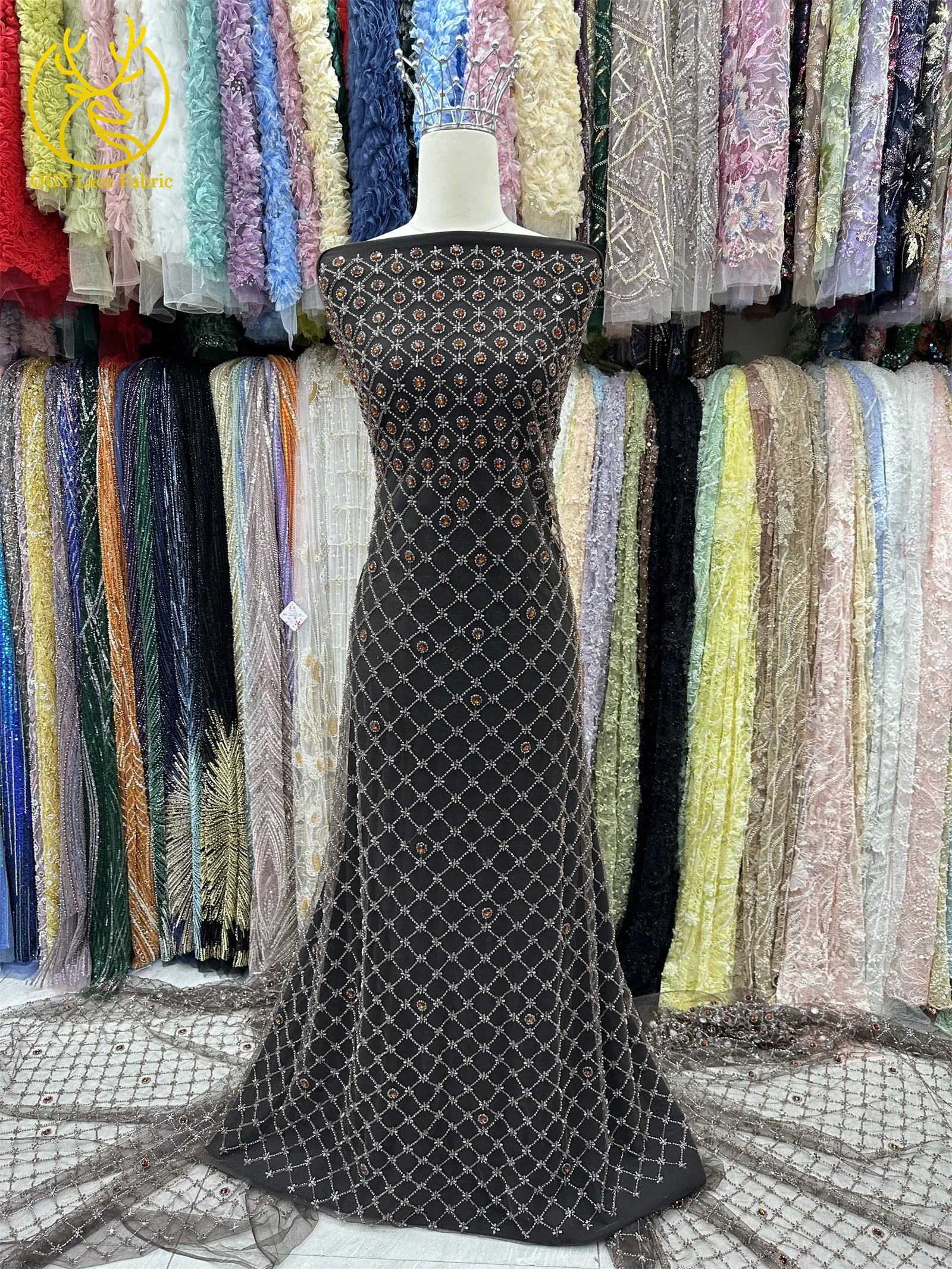 Smaragdgrüner Afrikanischer Tüll mit Perlen, Hochwertige Französische Pailletten-Spitze, Nigerianischer Mesh-Tüll für Hochzeitskleider – Detail 12