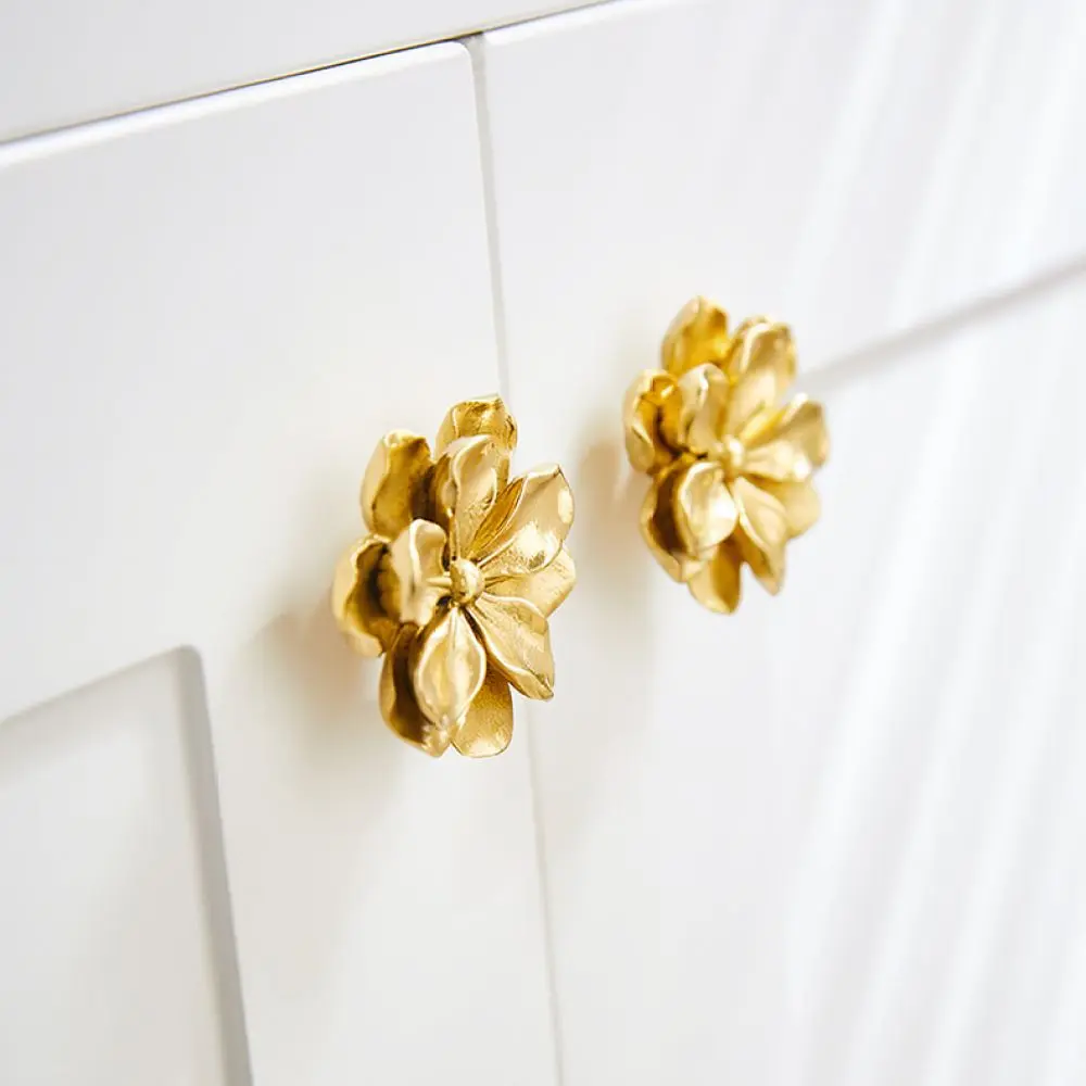 Solid Brass Floral Design Cabinet Knob Nordic Luxury Furniture Handle Modern Drawer Puller For Dresser Wardrobe Decor