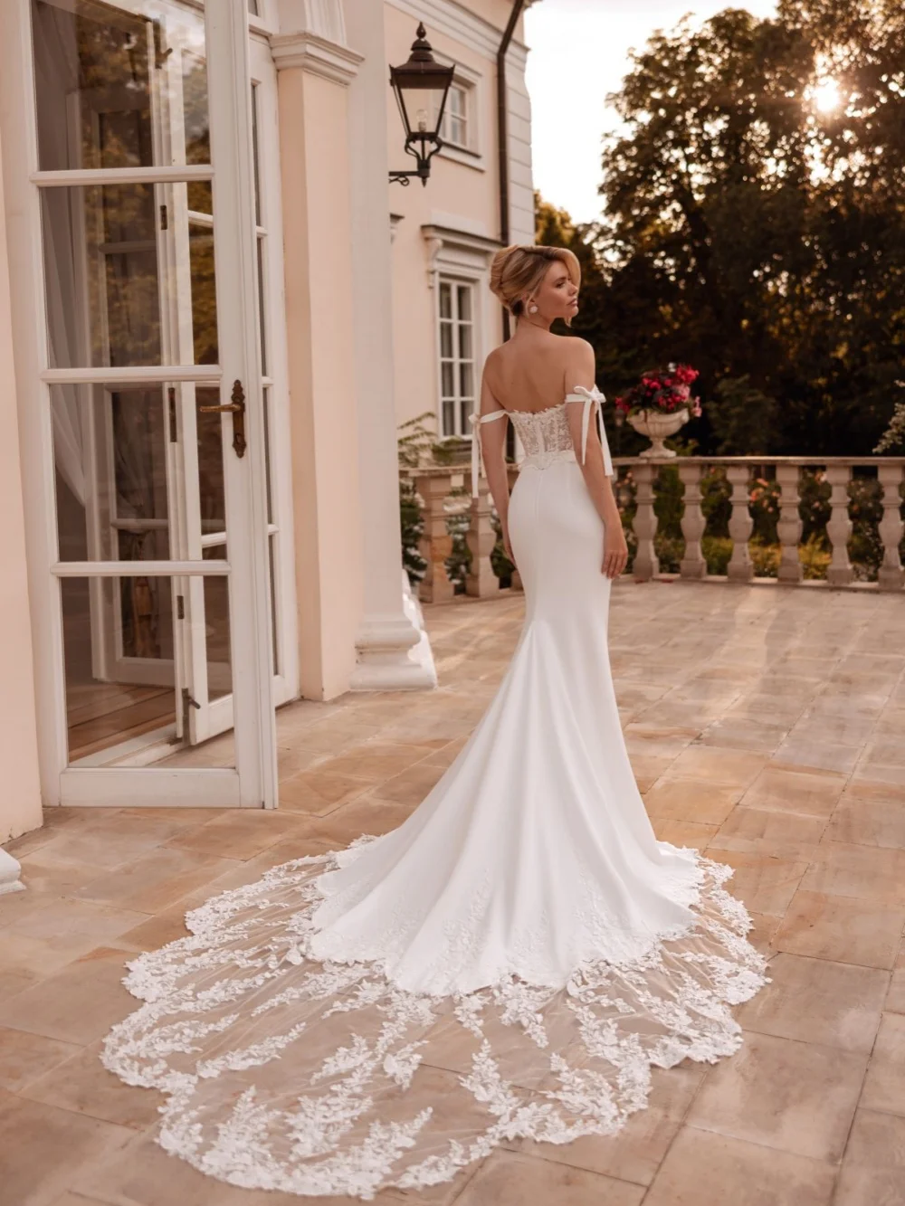 Abito da sposa elegante avorio con applicazioni in pizzo Attraente abito da sposa con scollo a cuore Abiti personalizzati con spalle scoperte per la sposa