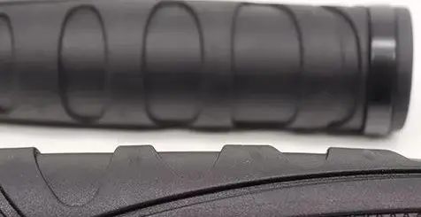 

Прочные поддерживающие велосипедные ручки, черный резиновый пластик, удобный нескользящий дизайн, универсальный для детей