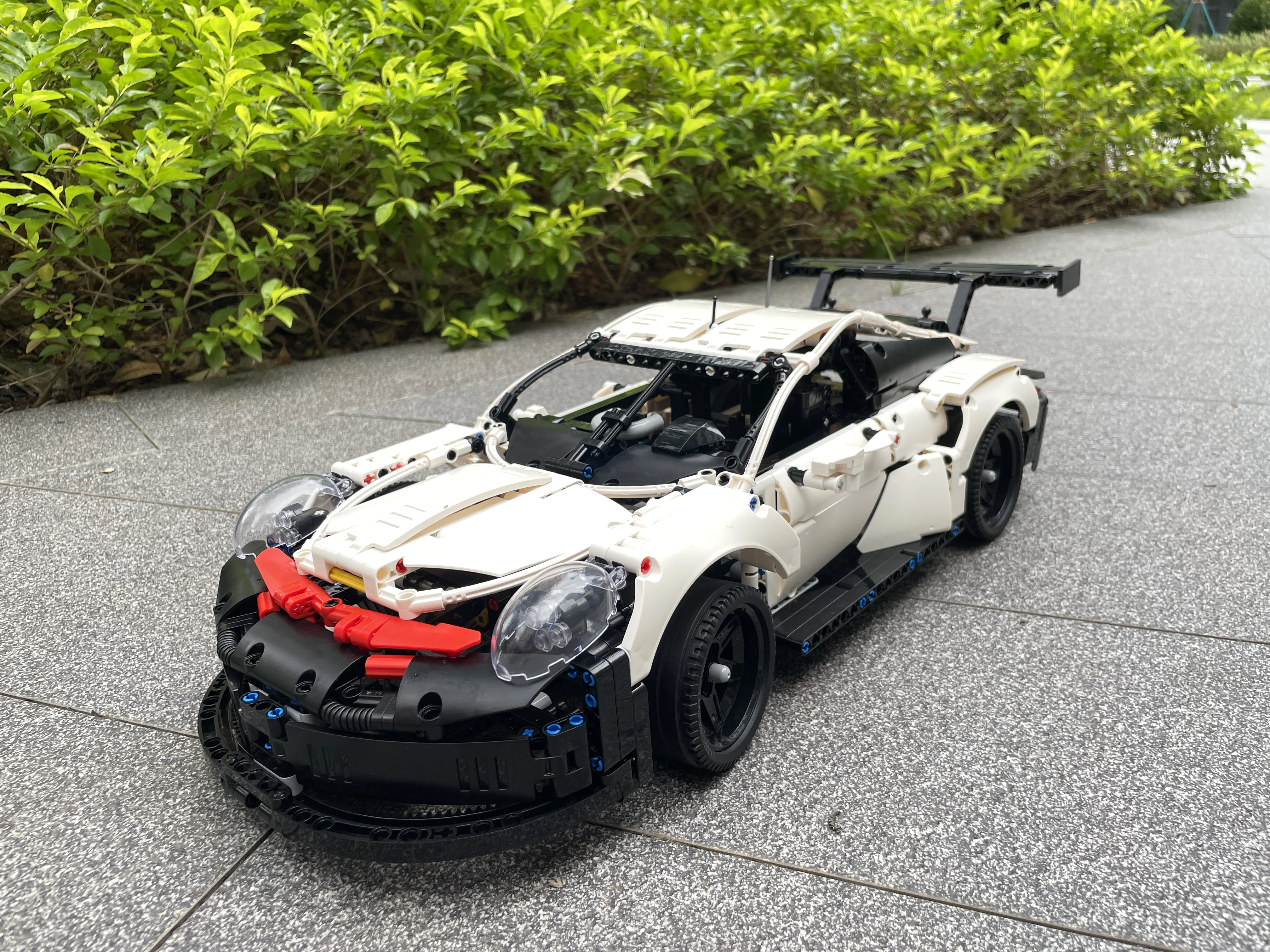 

New 1580pcs 1:10 Tech Racing Model 42096 Car MOC Toys DIY Crafts Gift, Birthday Gift! Decompression racing block gifts