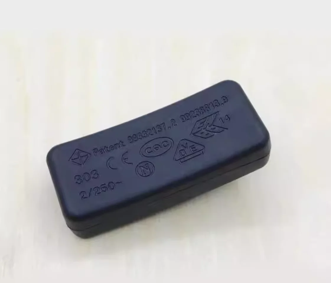 Home bedside switch Button line ceiling fan switch Desk lamp switch Button boat type switch KCD-303
