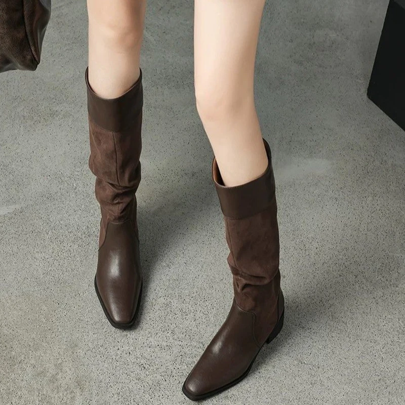 

Женские высокие сапоги на среднем каблуке Элегантные сапоги Зимняя дизайнерская обувь Модные женские сапоги до колена Botas 2025 Ретро Панк Снежные ботинки женские