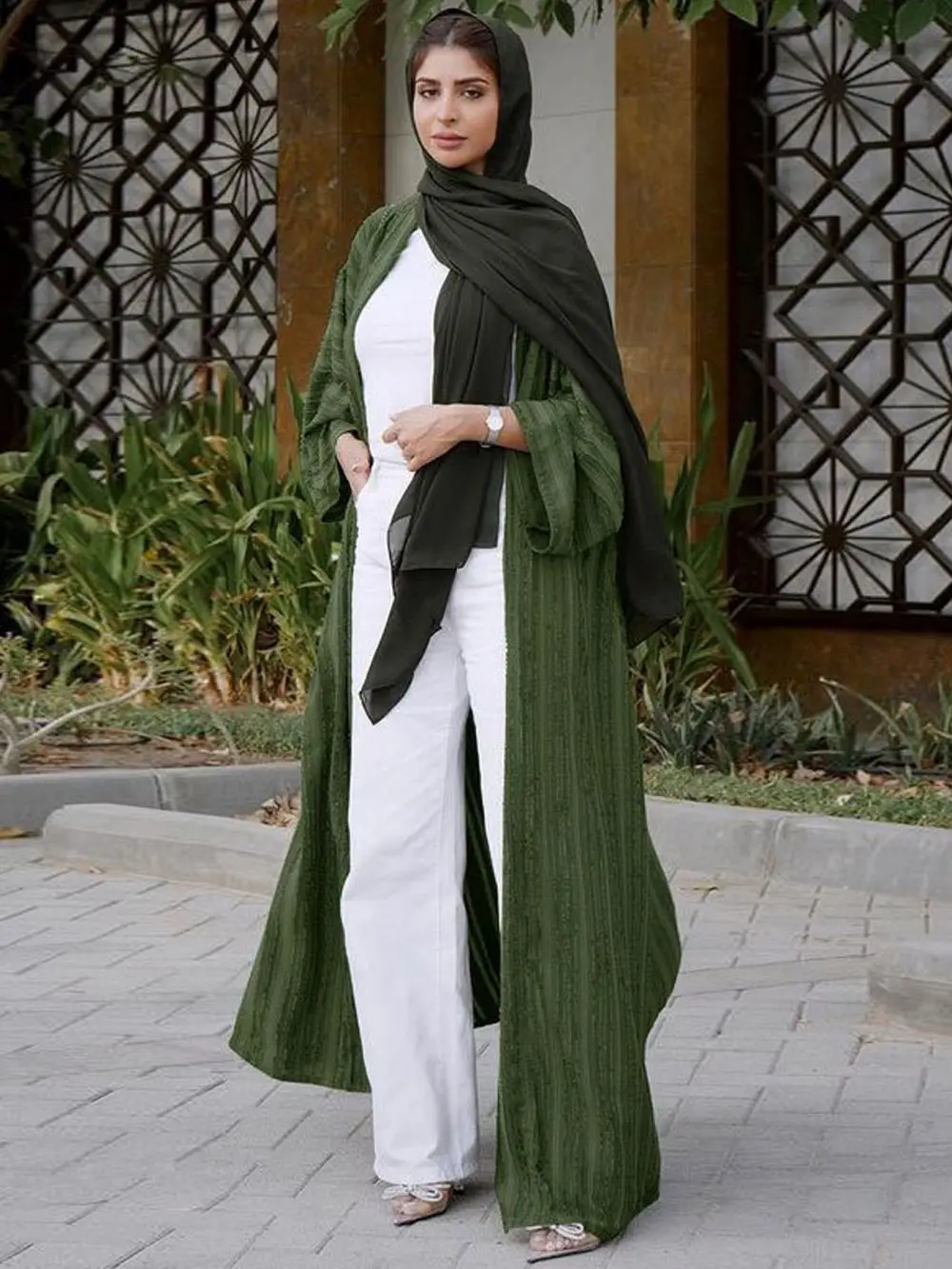 2024 New Fashion Kimono musulmano Abaya Solid Striped Retro Ethnic Cardigan Robe Dubai medio oriente Arabia saudita Eid Clothes