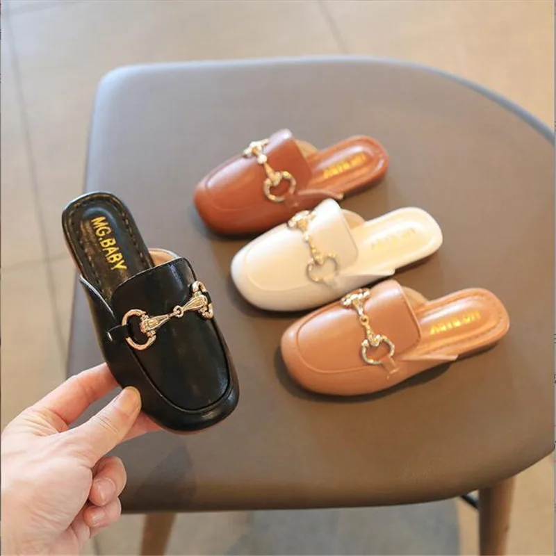 Girl's Slippers Stylish Metal Chain Pu Leather Slip-on Summer Kids Sliders Cover Toe 26-36 Four Colors Luxury Girl's Sandals