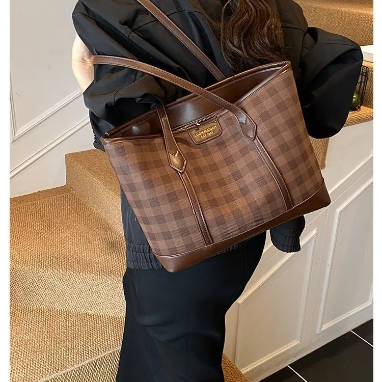 

New 837 Tote Bag Large Capacity Fashion High-end Foreign Casual Handbag Retro Trend Commuter Bag