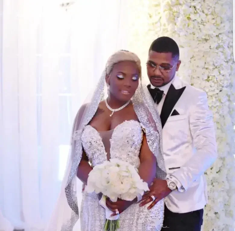 

Customized Plus Size Wedding Dresses With Beads Sequins Off Shoulder Ruffles African Mermaid Lace- Up Back Bridal Gown