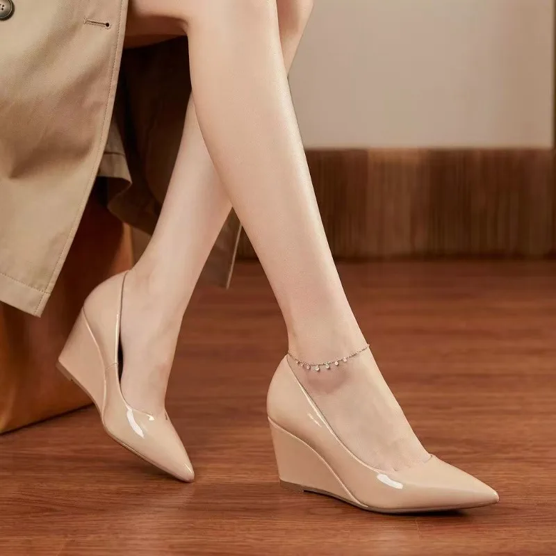 2026 Women's Nude Pointed Shallow Mouth Slope Heel High-heeled Shoes Elegant and Comfortable Wedge Shaped High-heeled Sandals