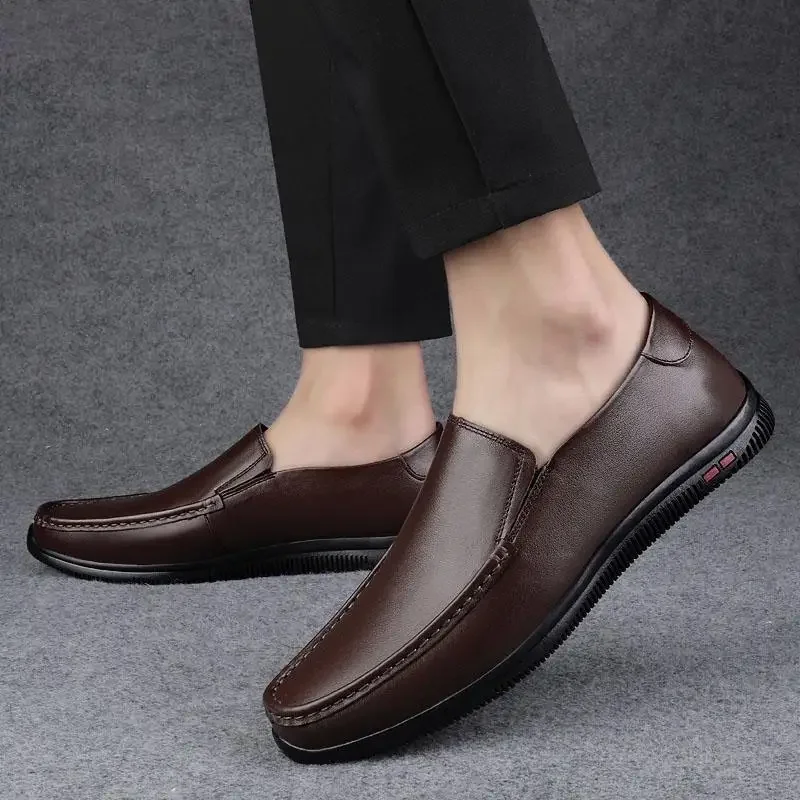 Eleganti scarpe da uomo in vera pelle autunno nuovi mocassini Casual da uomo con fondo morbido mocassini in pelle bovina a strato singolo