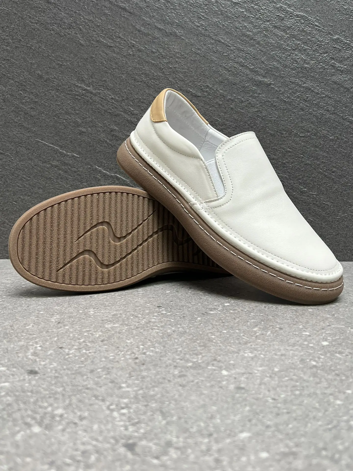 

E Casual Driving Shoes Comfortable Loafers Breathable Leather Walking Shoes Loafers Slip On Sneakers For Men