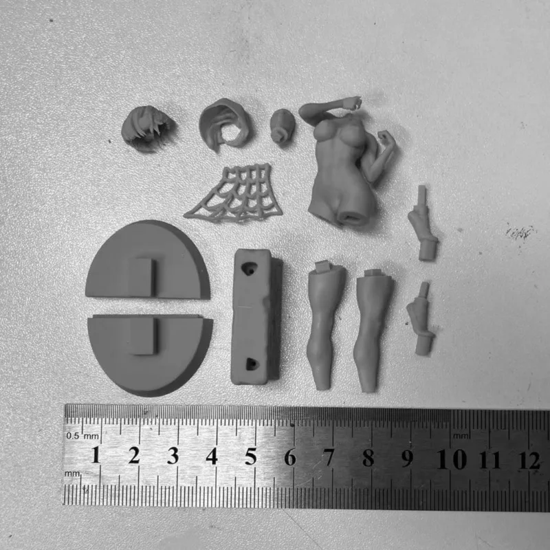 1/24 Scale Resin Figure Assembly Model Kit Female Parkour Athlete Hobby Miniature Toy Unassembled and Unpainted Free Shipping