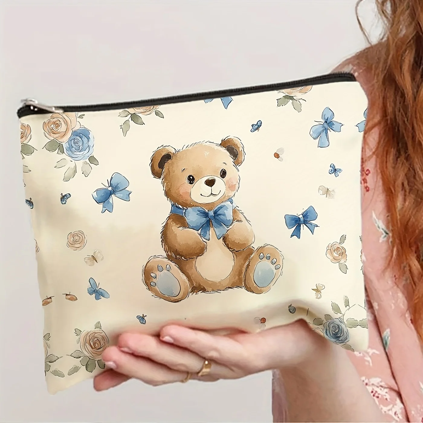 꽃무늬 파란색 리본이 달린 매력적인 만화 곰 메이크업 가방 - 다기능 지퍼 파우치, 보석 보관 가방, 완벽한 여행용 지퍼백
