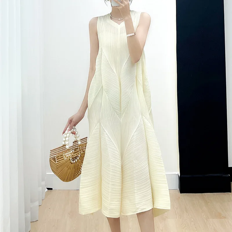 Miyake Comfortable Casual Temperament Elegant And Gentle Age-Reducing Niche Bud Dress 2023 Summer New Pleated Long Dresses Women