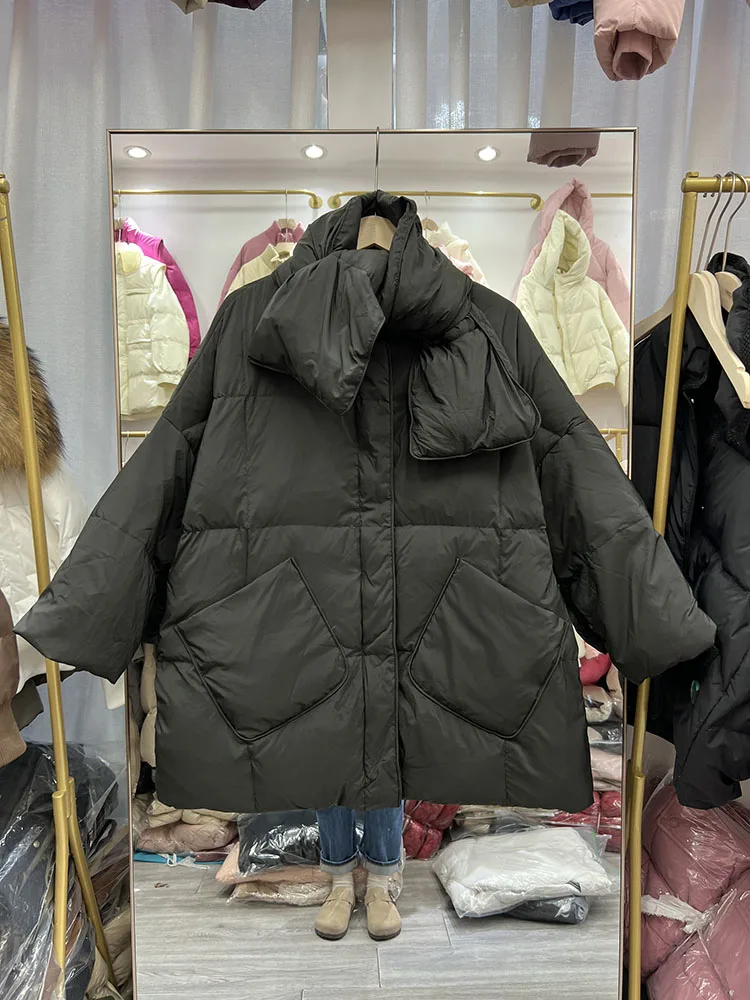 

2025 зимний новый пуховик женский средней длины, толстый и модный шарф с диагональным карманом, свободный белый утиный пуховик