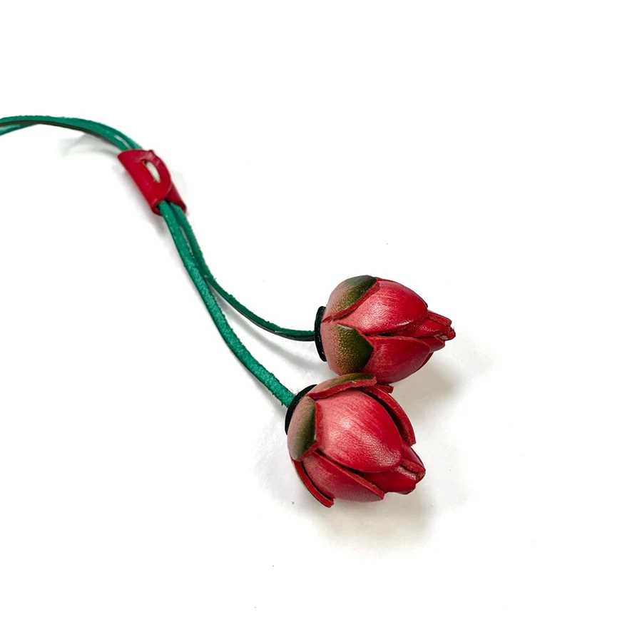 جلد البقر حقائب جلدية سحر كرة زهرية قلادة الأزياء الفاخرة عالية الجودة ليتشي زهرة سيارة قلادة الديكور حقيبة الملحقات