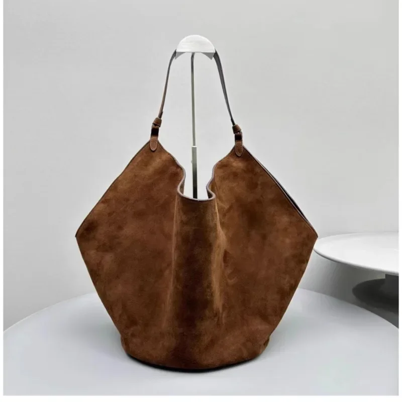 Designer Retro Women's 2024 New Solid Color, Gentle Temperament, Lazy and Versatile Retro Large Capacity Tote Bag Shoulder Bag