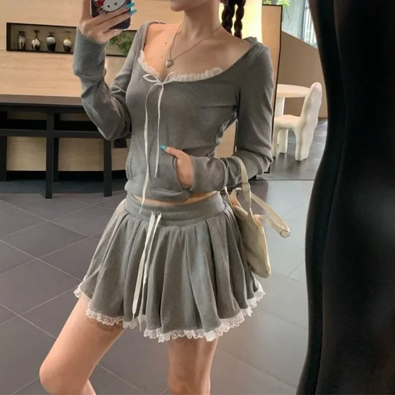 

Lace Trimmed Short Gray T-shirt Hooded Sweatshirt Half Skirt Two Piece Set for Women A Spicy Girl's Outfit Autumn Two Piece Set