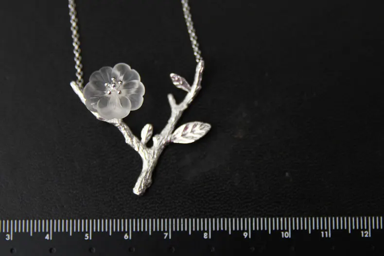 N Flowers in the rain Women's hand-carved white crystal literary S925 sterling silver necklace