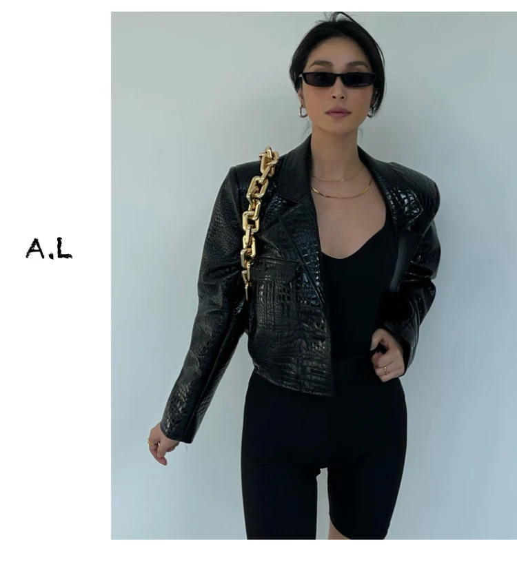 Lautaro Spring Autumn Short Cool Stylish Shiny Reflective Crocodile Print Patent Pu Leather Jacket Women Runway Fashion 2023