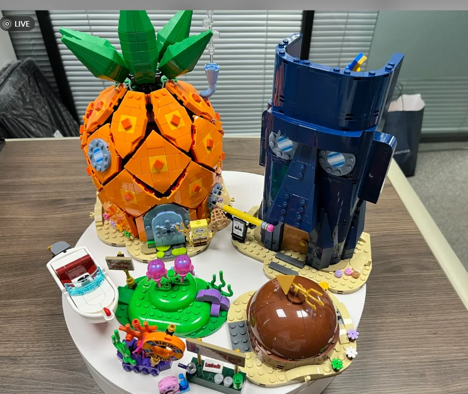 1794Pcs Bikini Bottom Building Blocks Set Pineapple House Krusty Krab Model Bricks Desktop Display Hobby Gift