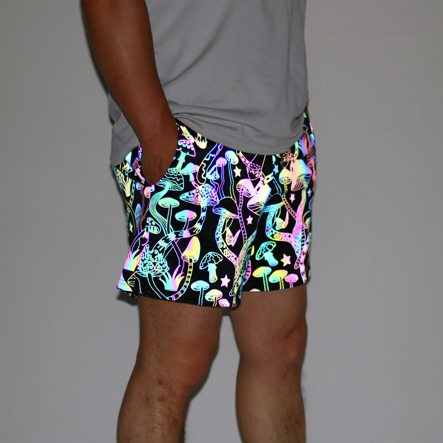 Mens Reflective Shorts Night Reflect Light Colorful Snake Tiger Mushroom Pattern Summer Streetwear Hip Hop Short Pants Male