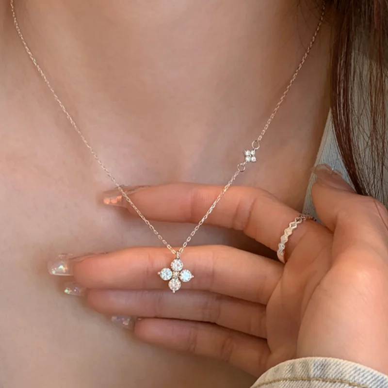 Light Luxry Flower Inlaid Zircon Necklace for Women 2025 New Trend Chain Neckalce Party Jewelry Gifts