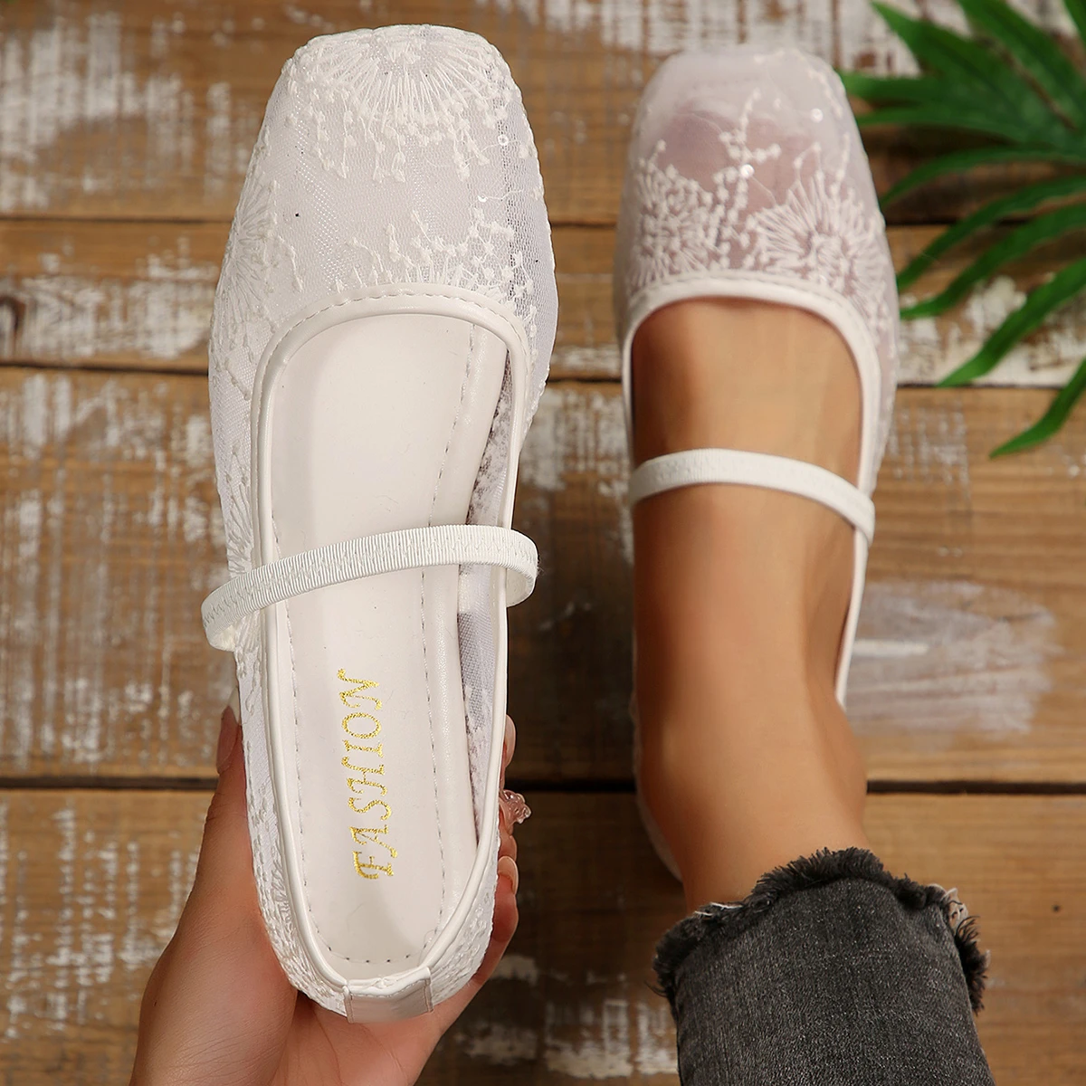Flats Embroidered Fairy Tale Women Shoes Spring Summer Loafers Hollow Out Mesh Single Shoes Lace-Up Breathable Ballet Sneakers