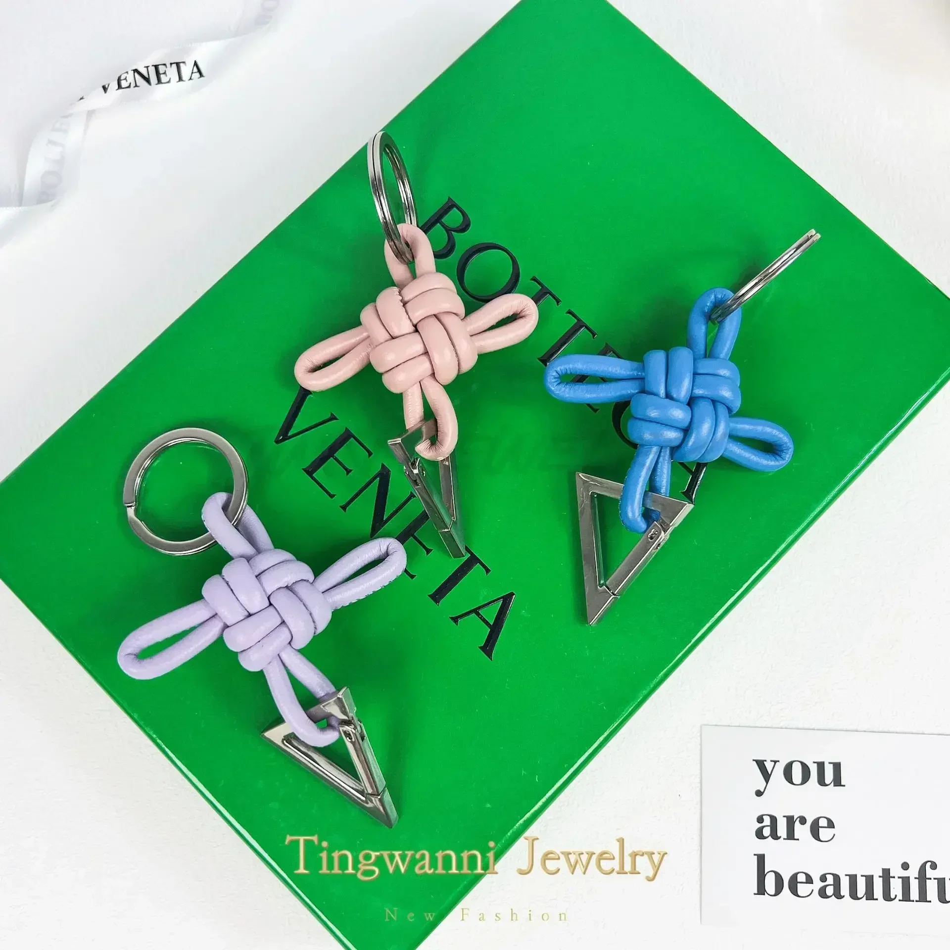 

New Knitted Sheepskin Chinese Knot Car Keychain Women's Genuine Leather Car Key Pendant High End Gift Pendant