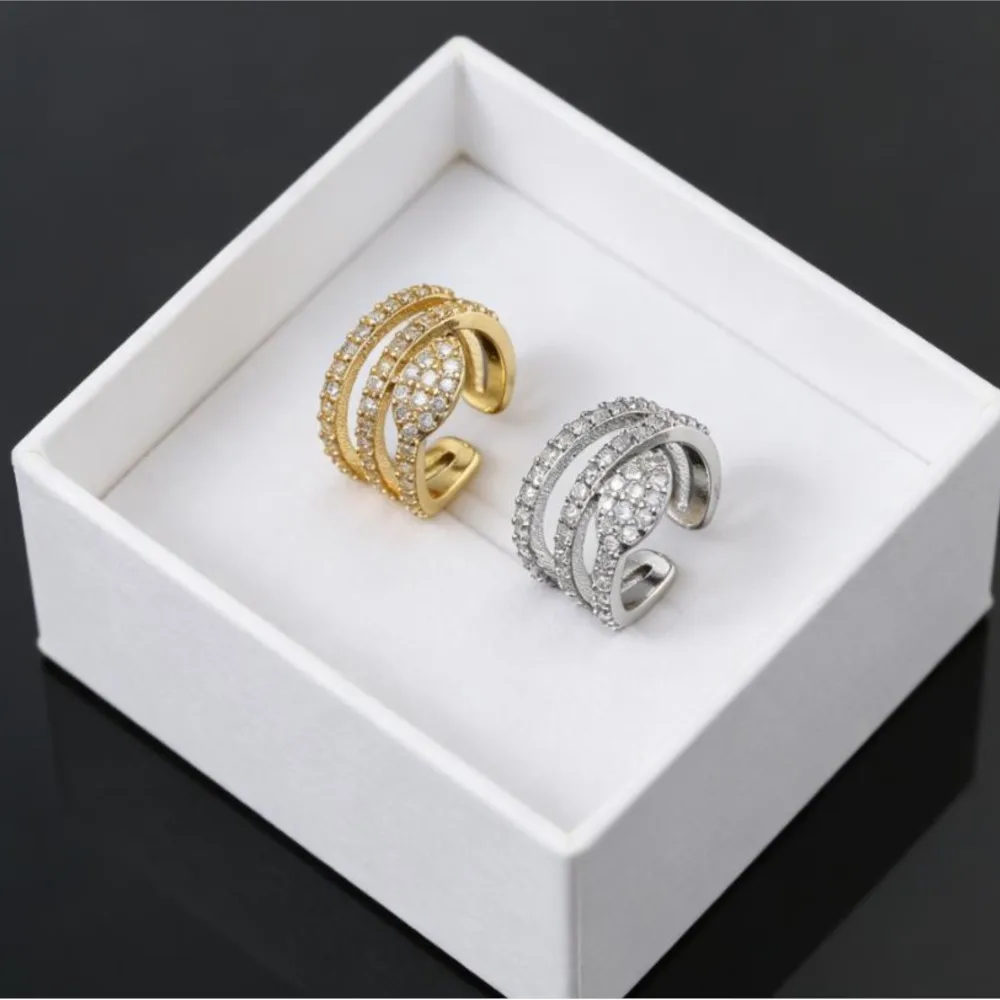1pc  Vintage Snack Fashion Gold Color ear cilp for women men Exquisite shinny Zircon Stud Earrings   Helix Tragus Jewelry Gift