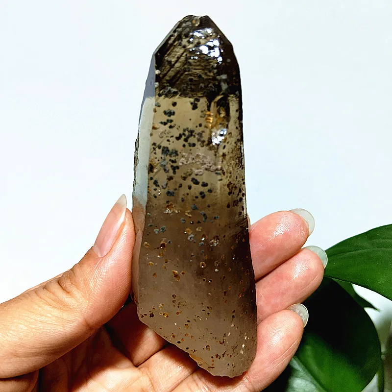 Natural Garden Crystals And Strawberry Crystals Coexist Together. Tower Wand Point Healing Feng Shui Crystals Ornaments