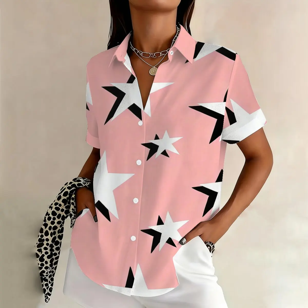 

Простая и стильная женская летняя рубашка с короткими рукавами и принтом в виде мультяшных звезд, модный универсальный топ на каждый день.