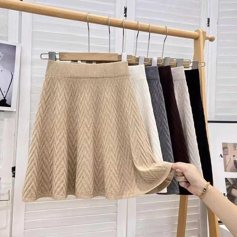 

Simple and solid color knitted A-line umbrella skirt, half length skirt, women's high waist, draped feeling, pleated skirt