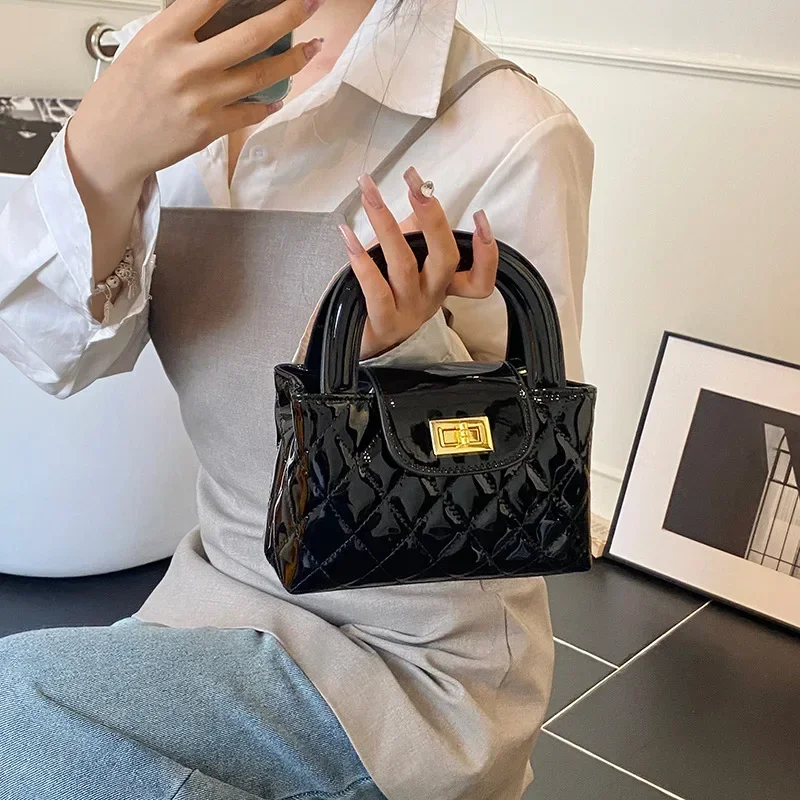 

2025 New Summer Women's New Trendy Minimalist Quilted Small Square Bag - Multi-Function Leisure Travel Essentials for Ladies