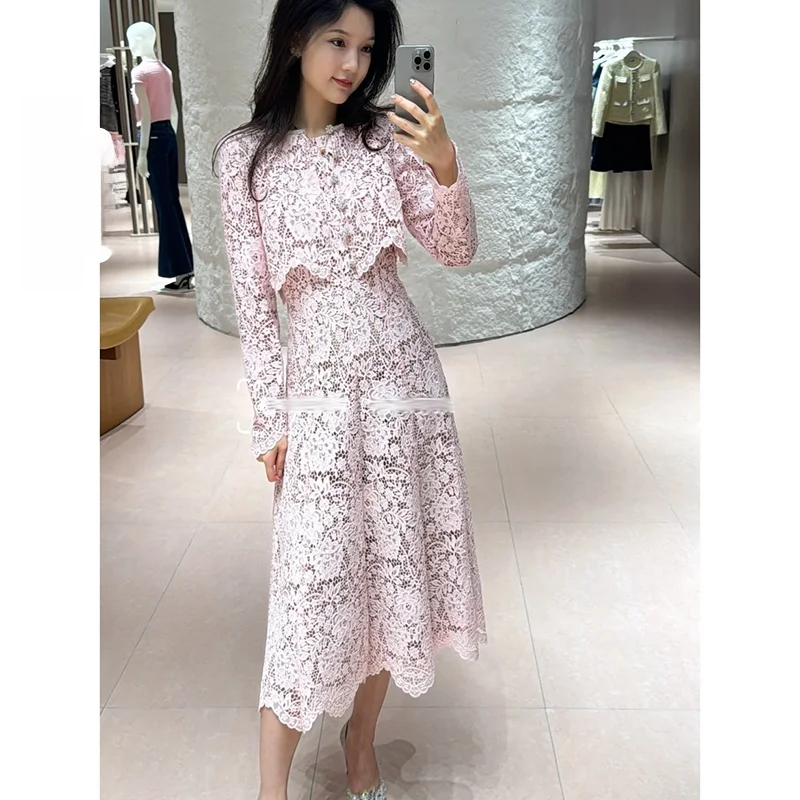 

Розовый кружевной ажурный комплект со стразами, топ + жилет, юбка, модное полиэфирное волокно, длинный круглый костюм из двух предметов Sve