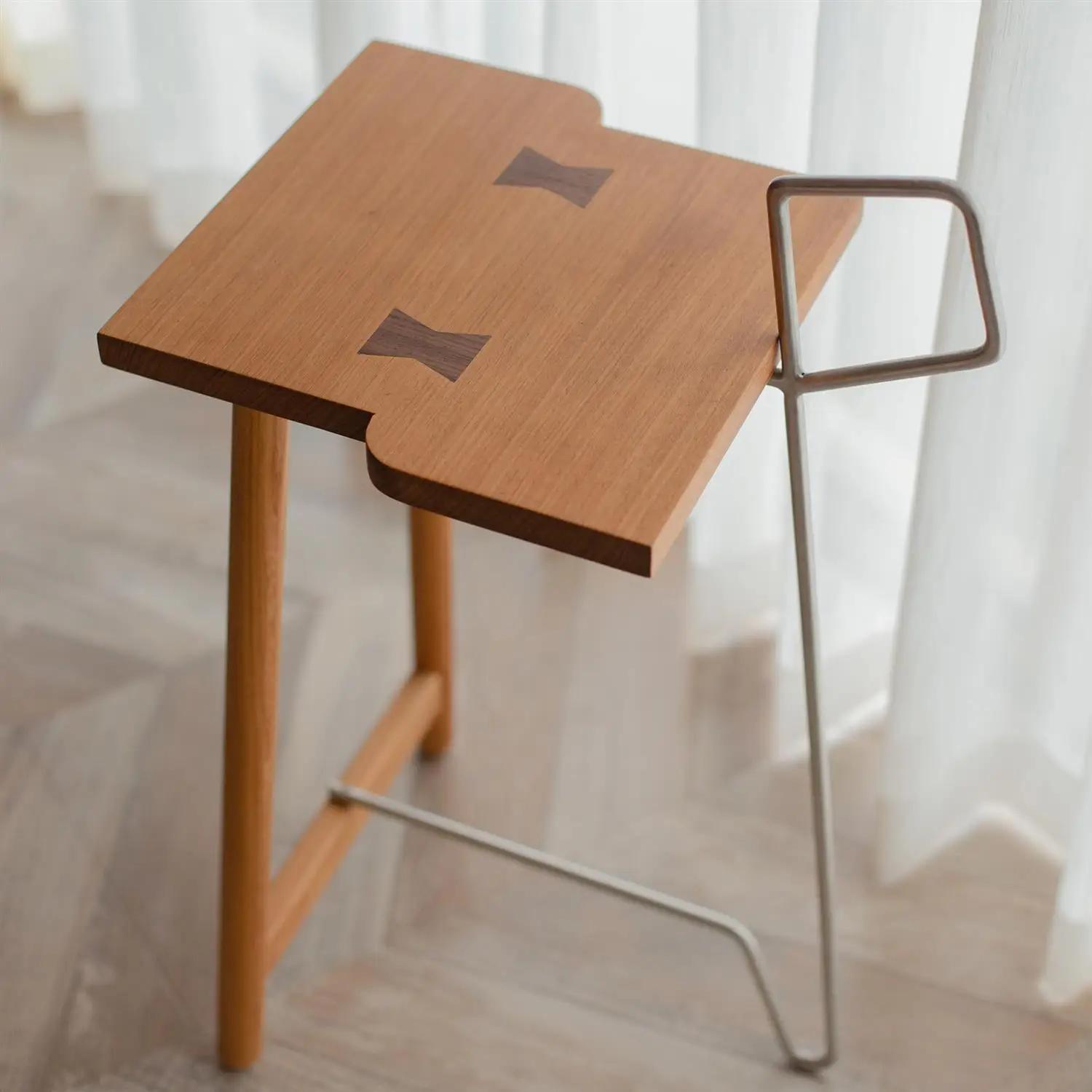 

*a forTeak Приставной столик из массива дерева - Дизайнерский подвижный угловой столик, подставка для телефона, небольшой журнальный столик для дивана*