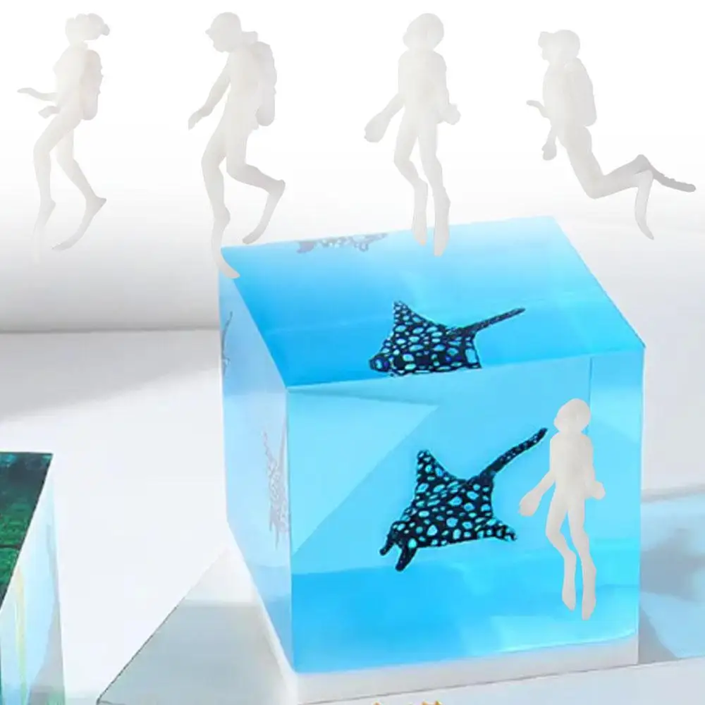 

Decorative Diver Action Figures Model 3D Plastic Micro Landscape Diver Model White Unpainted Diver Figurine Toys Desk Decoration